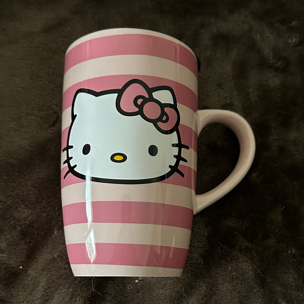 HELLO KITTY coffee mug with lid